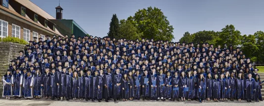 graduation_2015_class_photo.jpg