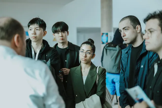 A picture of a Constructor University Students attending the career fair.